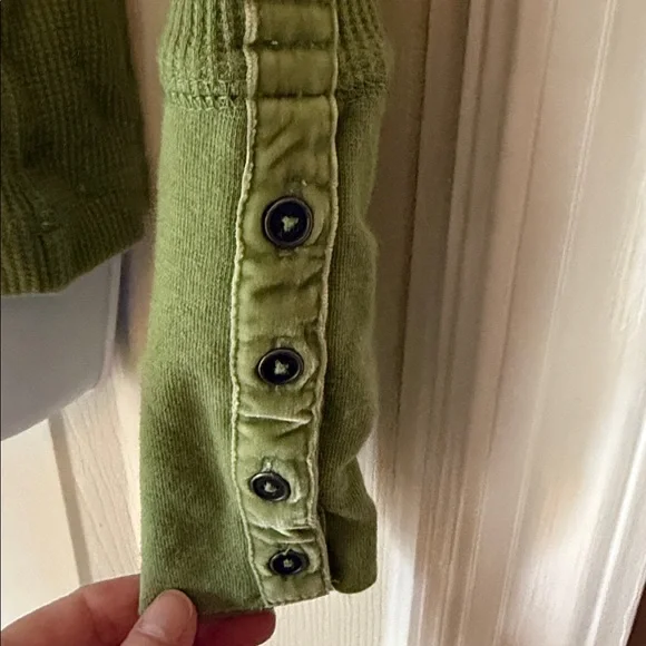 Olive Green Long Sleeve Women's Top - Picture 2 of 5